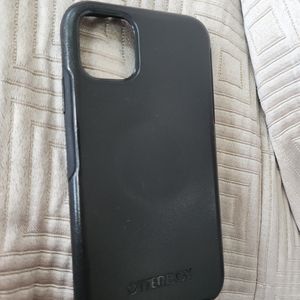 Otterbox defender case for Apple  Iphone 13
